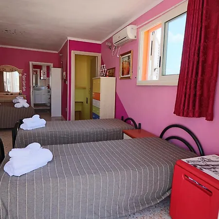 Casa Vacanza Enver A * توليي