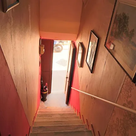 Casa Vacanza Enver A بيت للعطل توليي